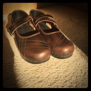 Sanita women’s clogs